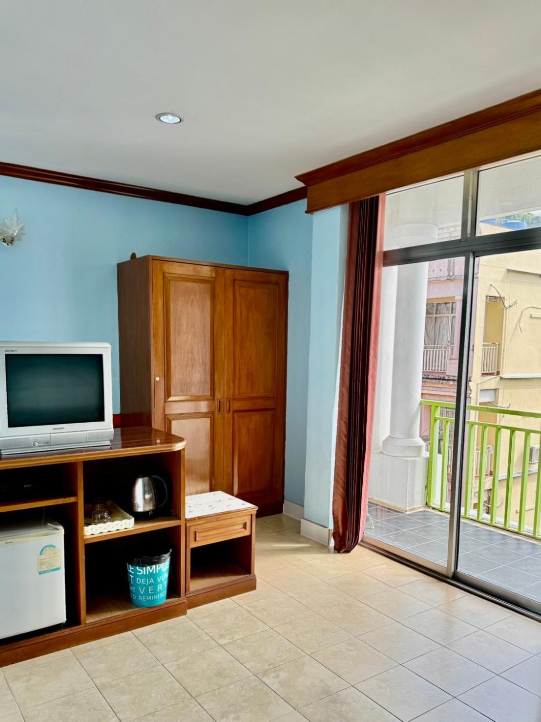 Innarm House Patong Exteriör bild